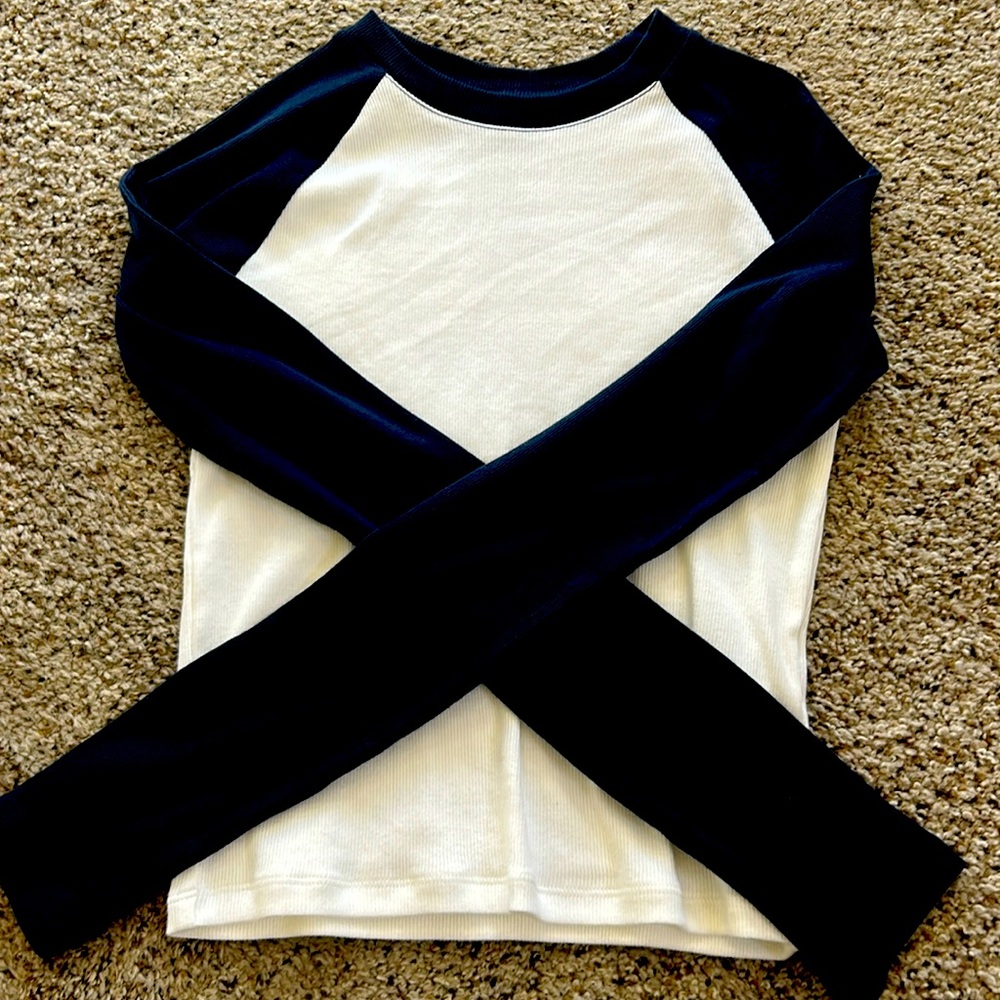 Hollister long sleeve Baby tee